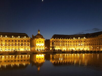 reflection-illuminated-buildings-water-night-bordeaux